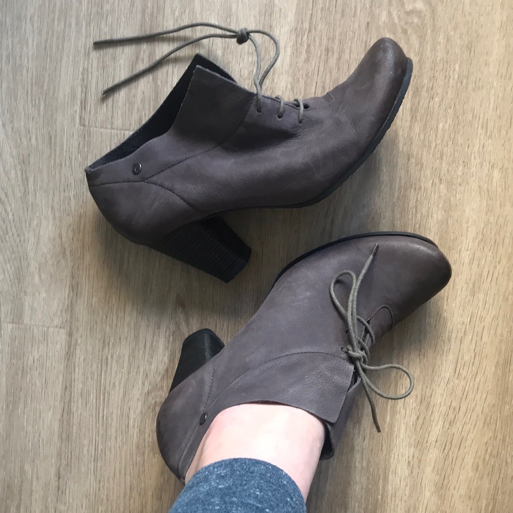 Tamaris Soft Brown Leather Booties